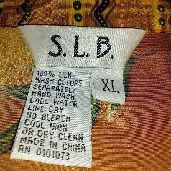 VINTAGE PATTERNED SILK BLOUSE - Picture 2 of 7